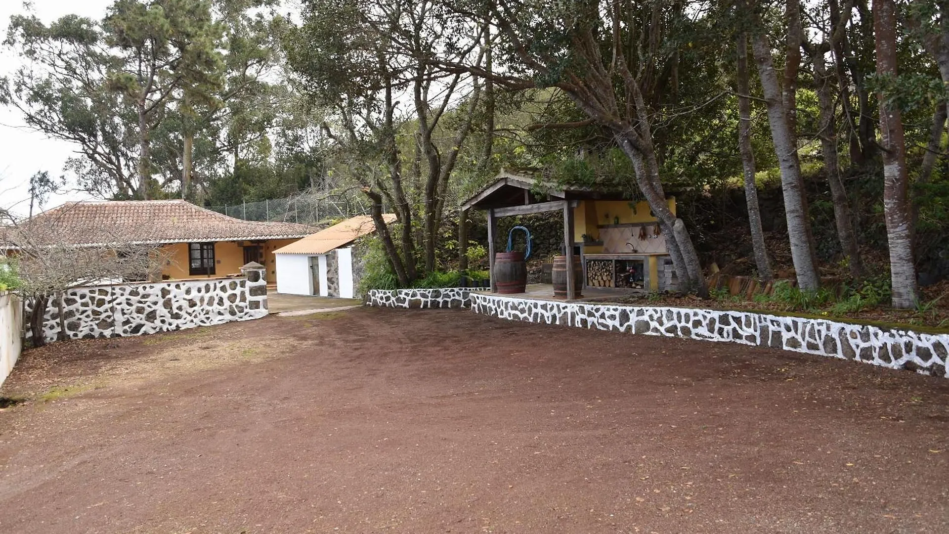 Las Castras, Paisaje Y Naturaleza El Tanque Daire